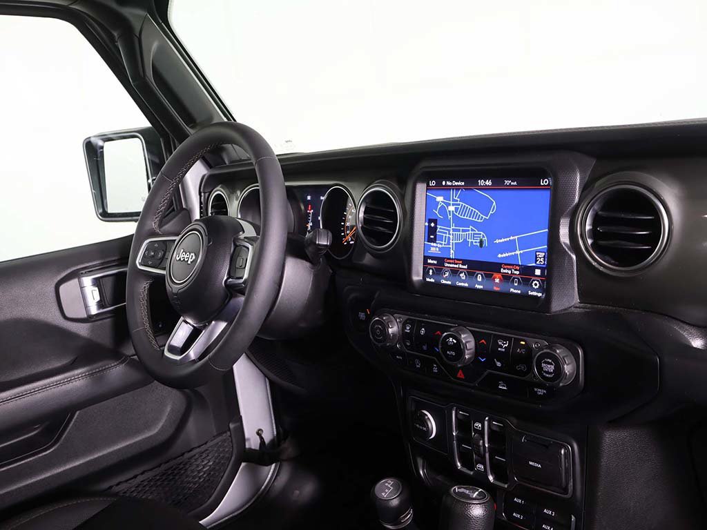 Used 2023 Jeep Wrangler Unlimited Sahara w/ Cold Weather Group AWD/4WD image 23