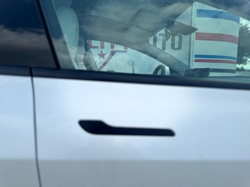 Used 2023 Tesla Model 3 Standard Range image 27