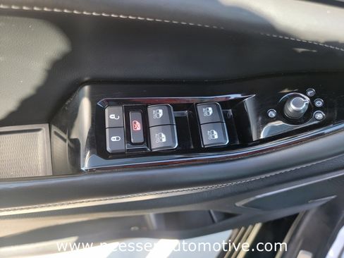 Used 2022 Jeep Grand Cherokee Overland image 17