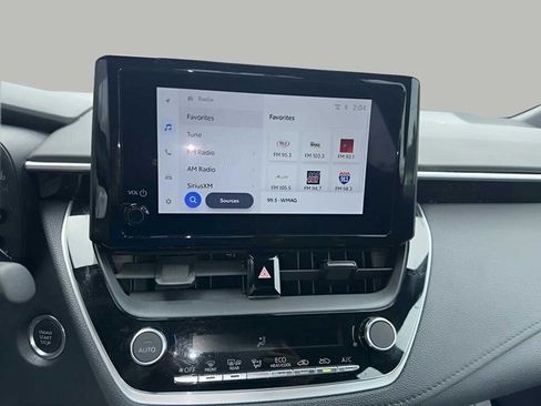 Used 2024 Toyota Corolla SE image 8