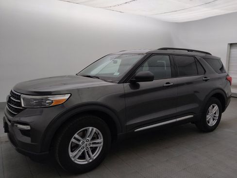 Used 2020 Ford Explorer XLT w/ Equipment Group 202A AWD/4WD image 2