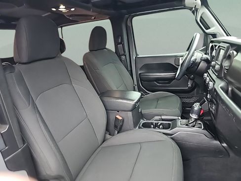 Used 2020 Jeep Wrangler Sport image 32