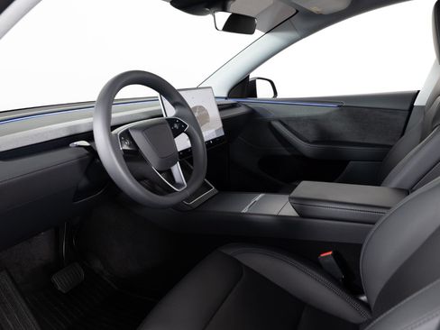 Used 2026 Tesla Model Y AWD image 13