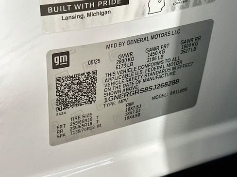 Used 2025 Chevrolet Traverse LT w/ Driver Confidence Package FWD image 23
