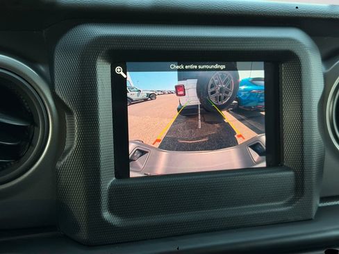 Used 2022 Jeep Gladiator Sport AWD/4WD image 19