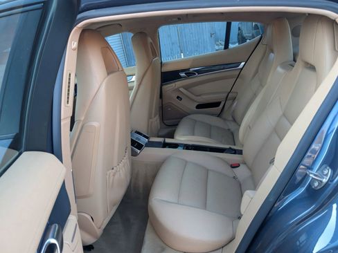 Used 2014 Porsche Panamera 4 image 21