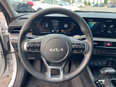 Used 2025 Kia K5 LXS image 16