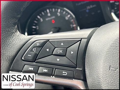 Used 2019 Nissan Rogue SV w/ Premium Package FWD image 29