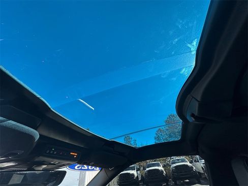 Used 2025 Chevrolet Corvette Stingray Coupe image 22