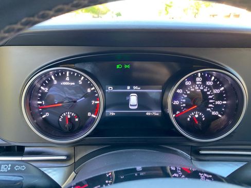 Used 2022 Kia Carnival LX FWD image 69