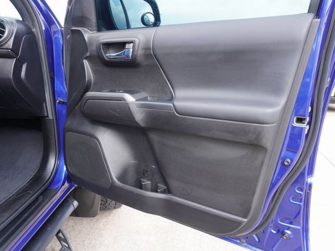 Used 2023 Toyota Tacoma TRD Sport image 23