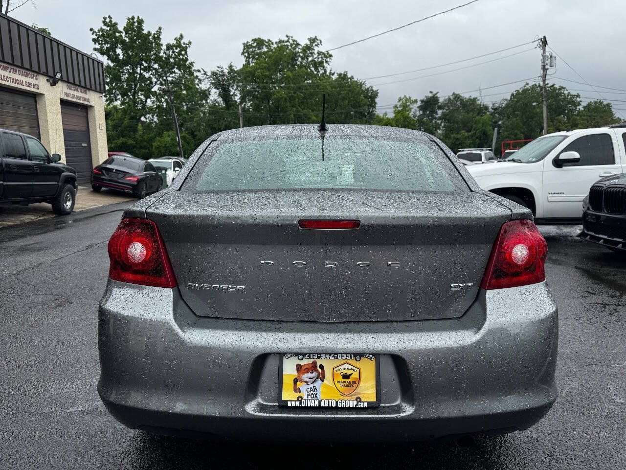 Used 2012 Dodge Avenger SXT FWD image 5
