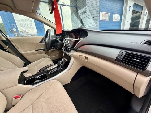 Used 2013 Honda Accord LX image 26