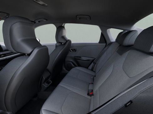 New 2025 Kia K4 LXS image 19