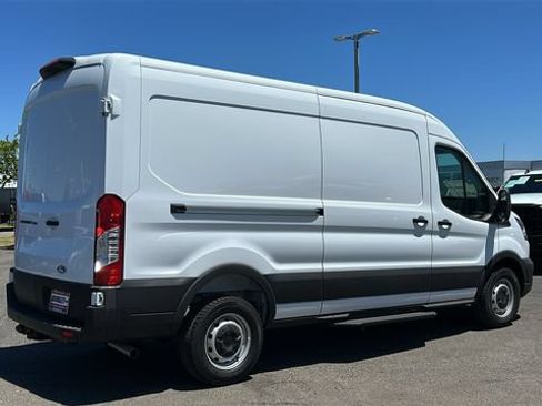 New 2026 Ford Transit 250 148 Medium Roof RWD image 3