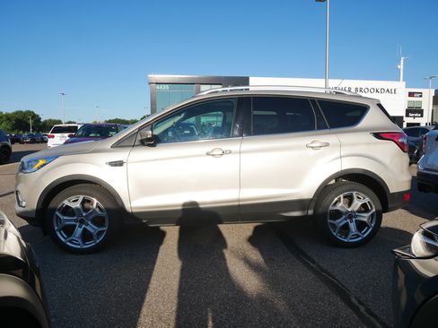 Used 2018 Ford Escape Titanium AWD/4WD image 4