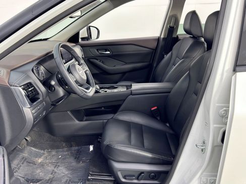 Used 2022 Nissan Rogue SL image 16