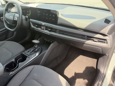 Used 2025 Kia K4 FWD image 30