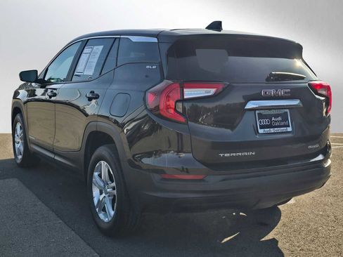 Used 2024 GMC Terrain SLE image 5