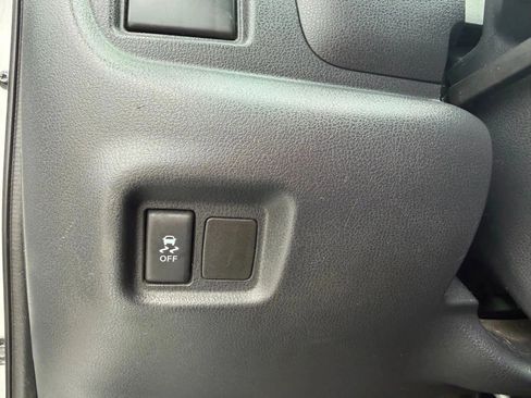 Used 2015 Nissan Versa S FWD image 13