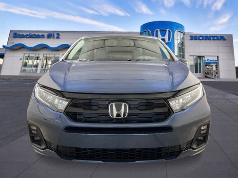 New 2026 Honda Odyssey Touring image 8