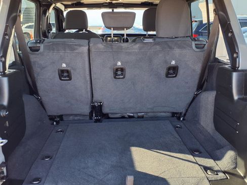 Used 2022 Jeep Wrangler Sport image 18