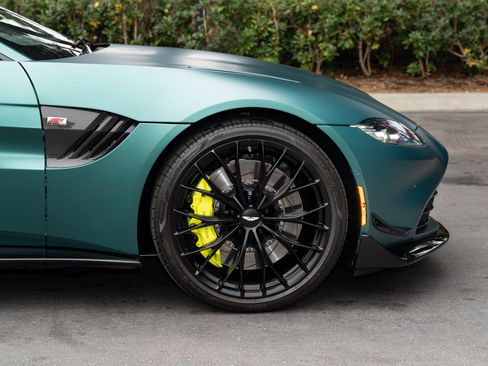 Used 2023 Aston Martin V8 Vantage Roadster image 25