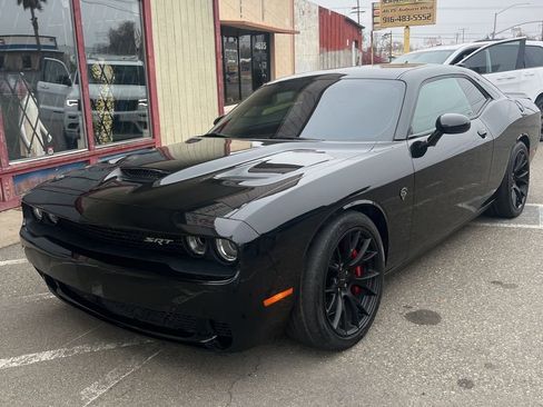 Used 2016 Dodge Challenger SRT Hellcat image 2
