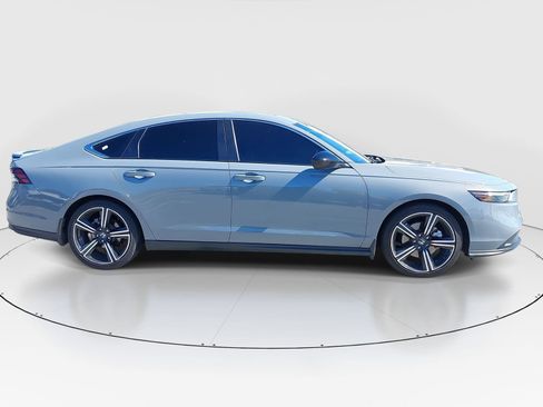 Used 2023 Honda Accord Sport image 4