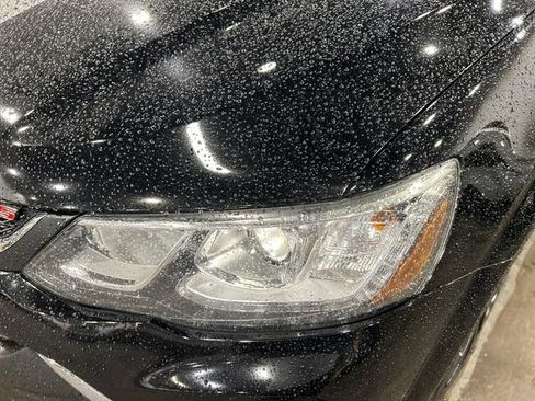 Used 2018 Chevrolet Sonic LT w/ Fun and Sun Package FWD image 7