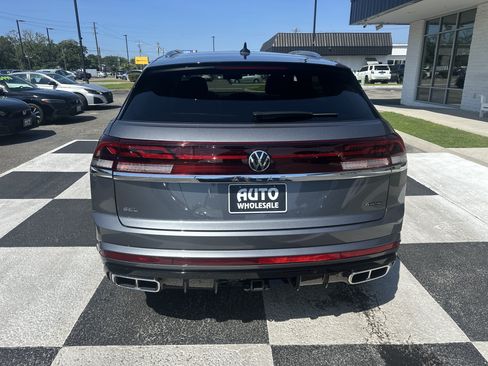 Used 2024 Volkswagen Atlas Cross Sport SEL Premium R-Line AWD/4WD image 4