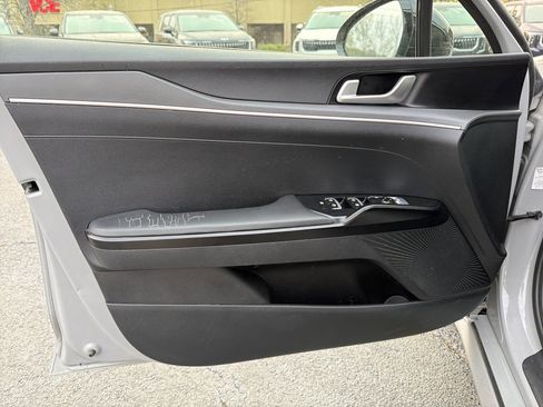 Used 2023 Kia K5 GT-Line image 10