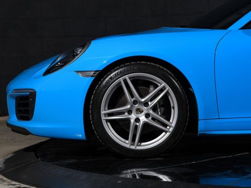 Used 2018 Porsche 911 Carrera 4 AWD/4WD image 28
