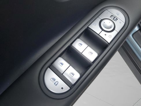 Used 2023 Hyundai Ioniq 5 SEL image 18