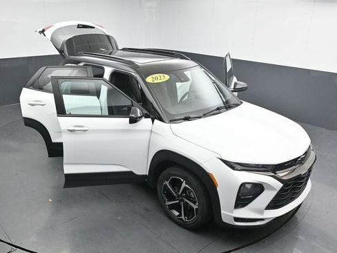 Used 2023 Chevrolet TrailBlazer RS w/ Sun and Liftgate Package image 36