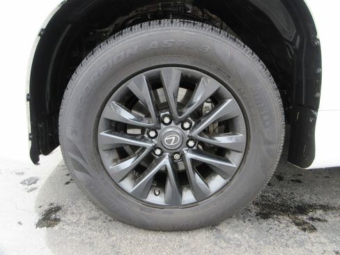 Used 2021 Lexus GX 460 Premium w/ Premium Package image 18