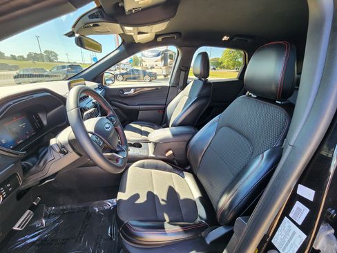 Used 2024 Ford Escape ST-Line image 19