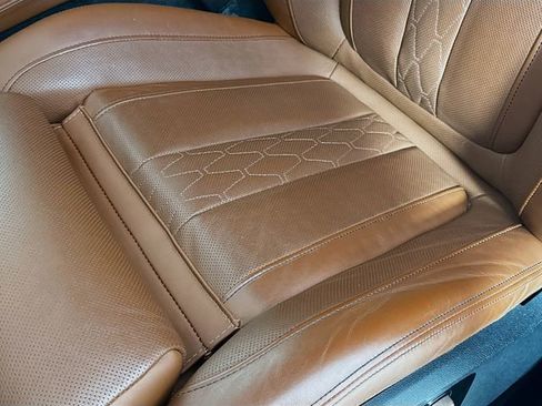 Used 2024 BMW X7 M60i w/ Executive Package image 20