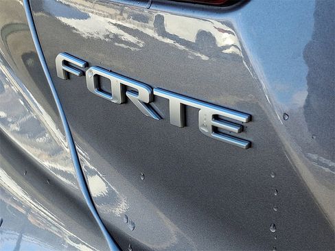 Used 2024 Kia Forte LXS w/ LXS Technology Package image 28