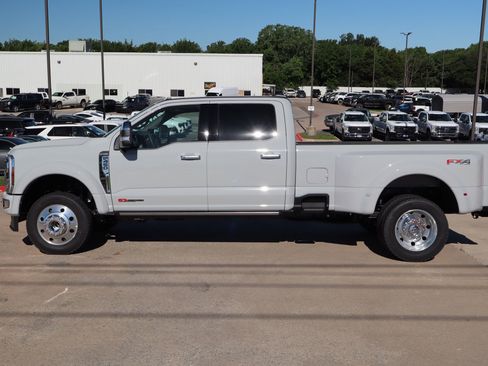Used 2025 Ford F450 Platinum w/ Platinum Plus Package image 9