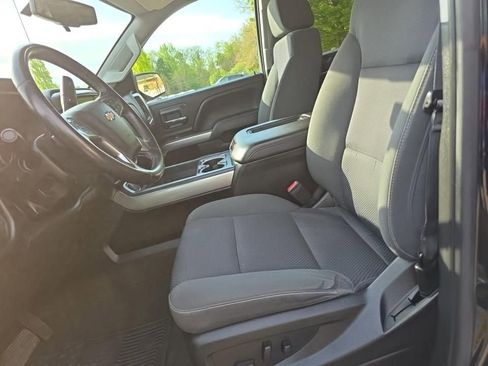 Used 2018 Chevrolet Silverado 1500 LT w/ LPO, Black Pack AWD/4WD image 5
