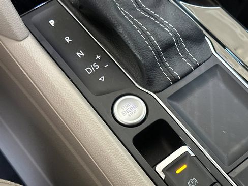 Used 2022 Volkswagen Atlas SE FWD image 25