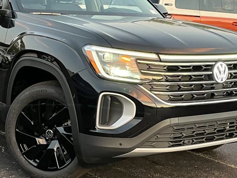 New 2026 Volkswagen Atlas SE image 3