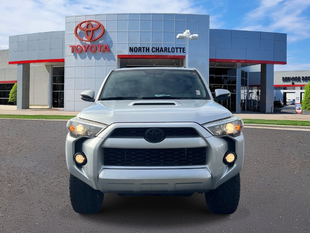 Used 2018 Toyota 4Runner TRD Off-Road Premium AWD/4WD image 2