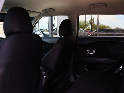Used 2017 Kia Soul FWD image 34