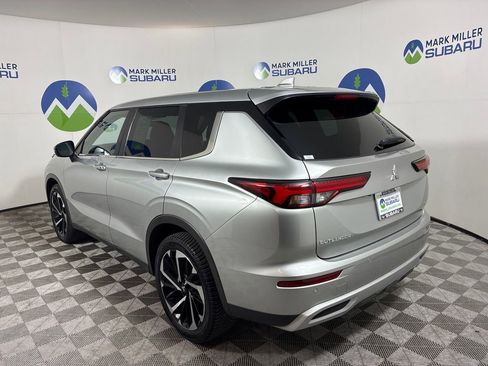 Used 2022 Mitsubishi Outlander SE image 8