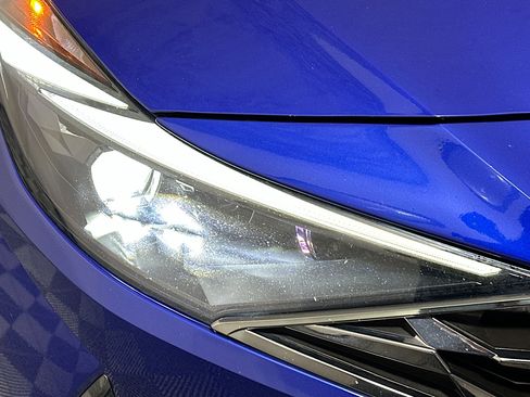 Used 2023 Hyundai Elantra Limited image 9