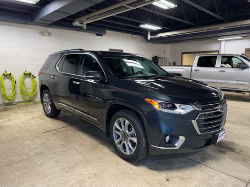 Used 2020 Chevrolet Traverse Premier image 3