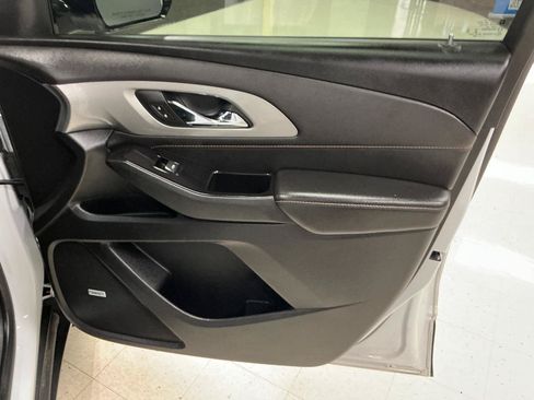 Used 2020 Chevrolet Traverse RS AWD/4WD image 32