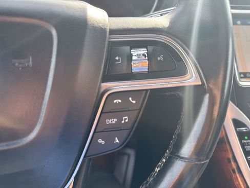 Used 2019 Lincoln Nautilus Reserve image 23
